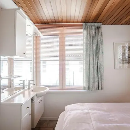 Rozenobel Holiday home